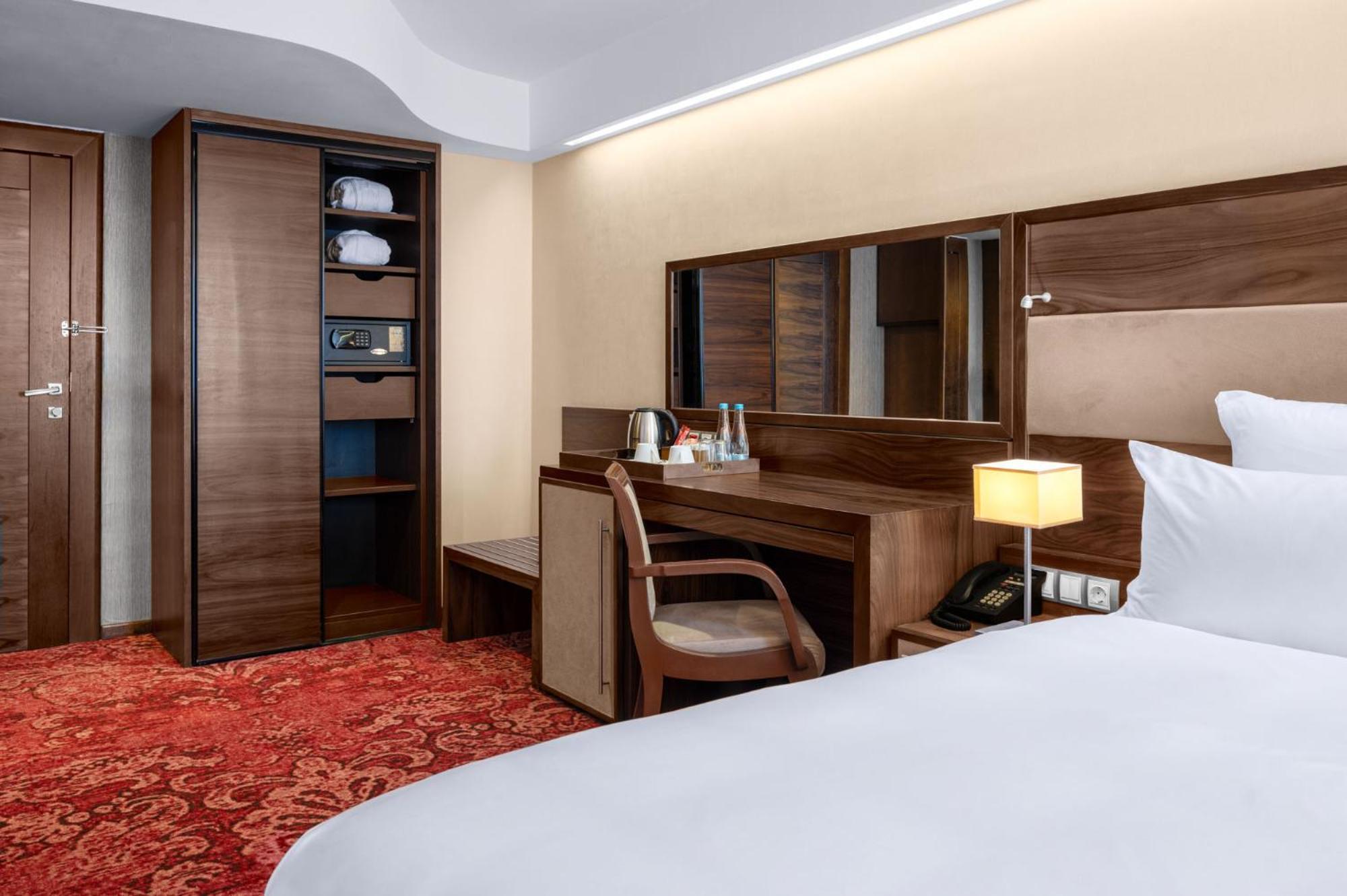 Movenpick Hotel Сараево Екстериор снимка