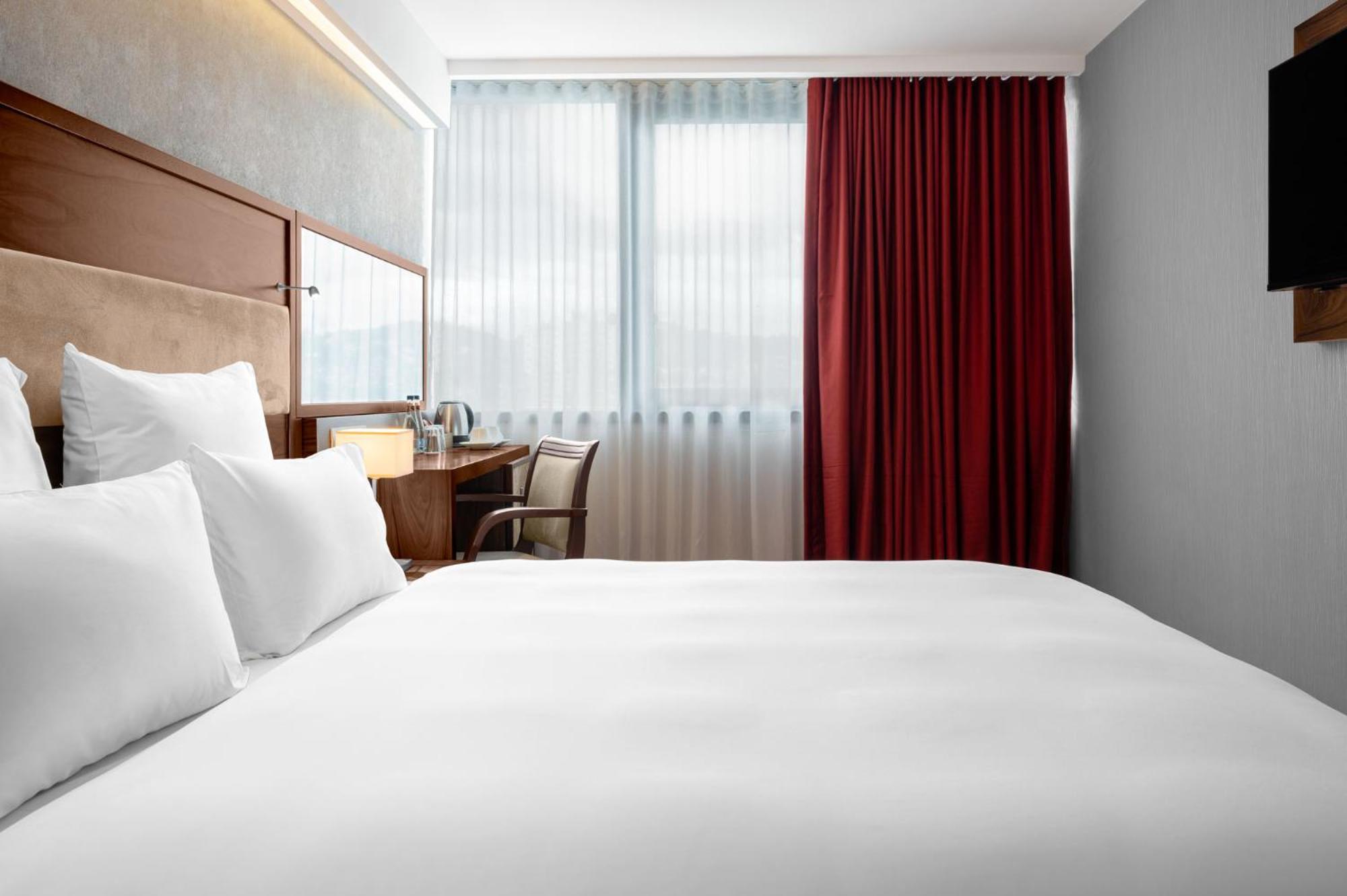 Movenpick Hotel Сараево Екстериор снимка