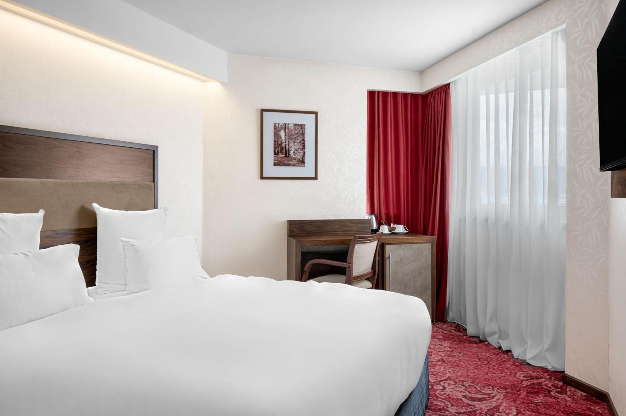 Movenpick Hotel Сараево Екстериор снимка