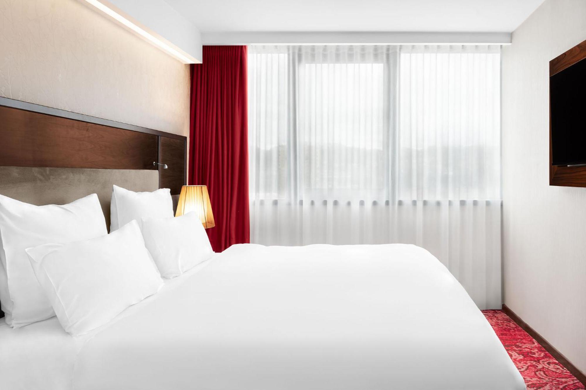 Movenpick Hotel Сараево Екстериор снимка