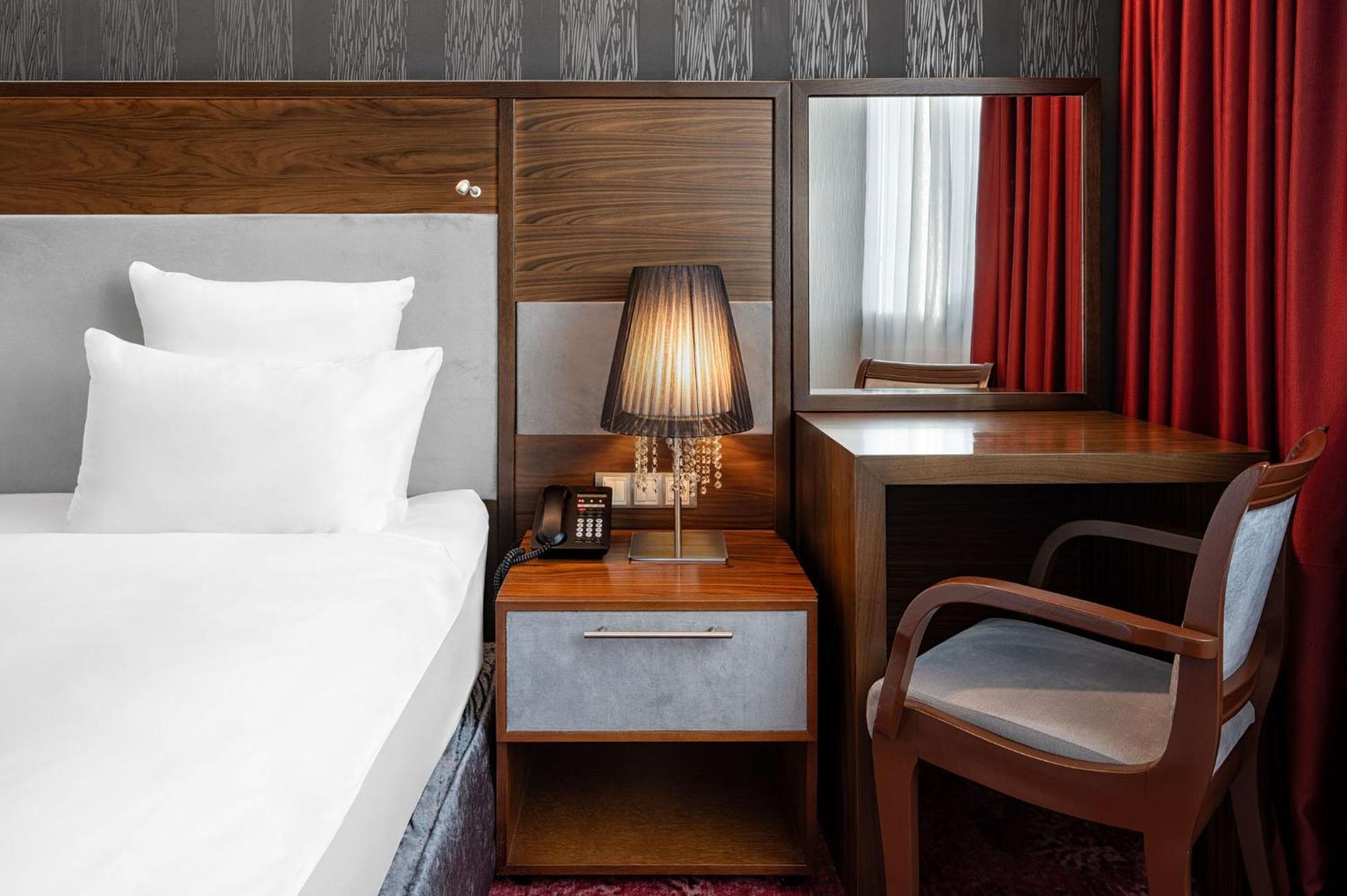 Movenpick Hotel Сараево Екстериор снимка